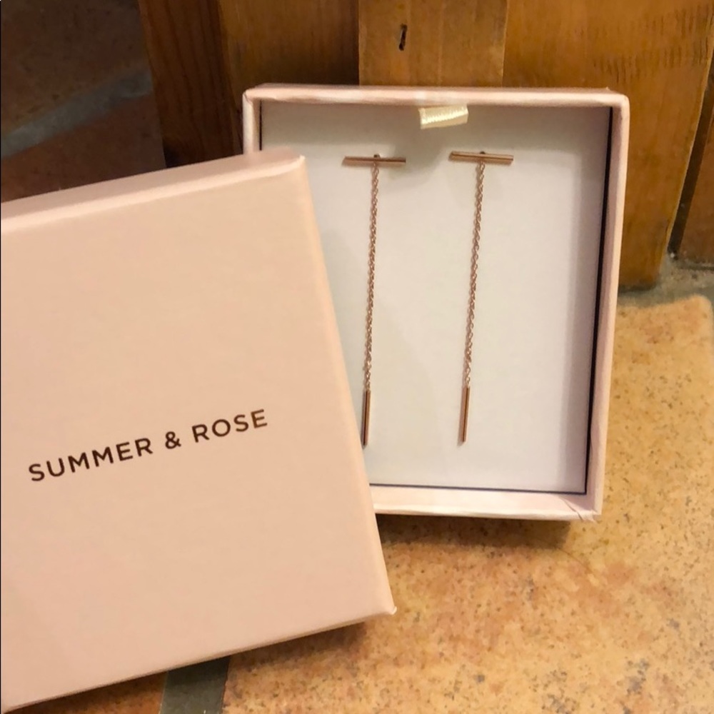 SUMMER AND ROSE Dangling Earrings